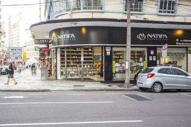 Loja para locacao no Centro em Curitiba com 88,5m² por R$ 5.800,00