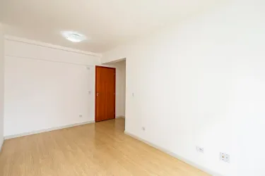 Apartamento para locacao no Vista Alegre em Curitiba com 54,54m² por R$ 2.700,00